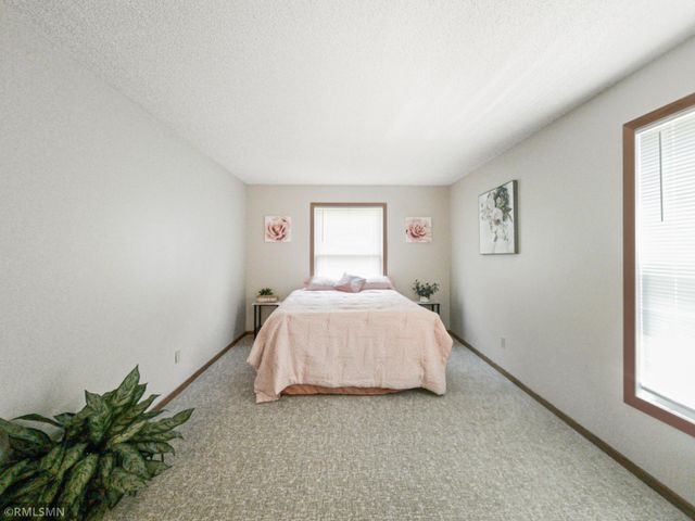 1977 Gold Trail A, Eagan, MN 55122