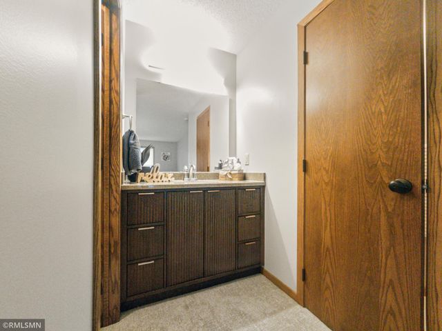1977 Gold Trail A, Eagan, MN 55122
