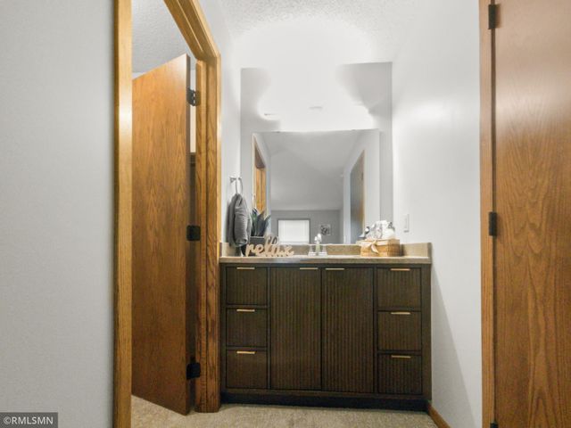 1977 Gold Trail A, Eagan, MN 55122