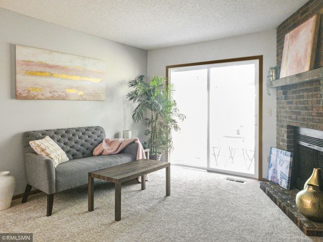1977 Gold Trail A, Eagan, MN 55122
