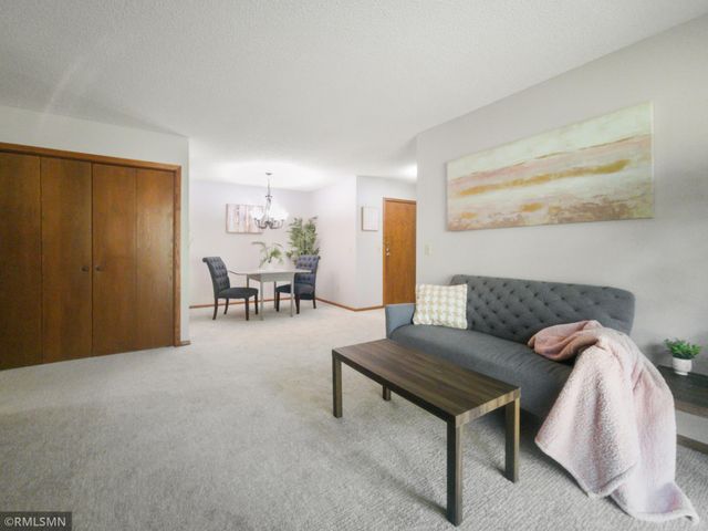 1977 Gold Trail A, Eagan, MN 55122