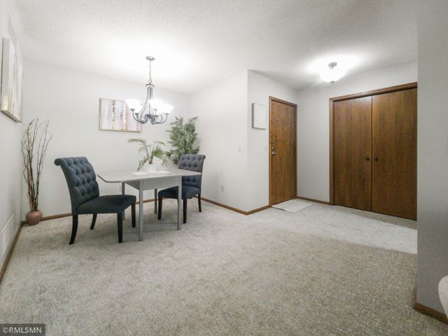 1977 Gold Trail A, Eagan, MN 55122