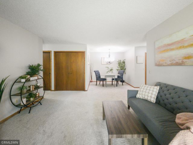 1977 Gold Trail A, Eagan, MN 55122