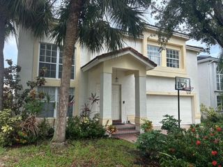 143 Gables Blvd, Weston, FL 33326