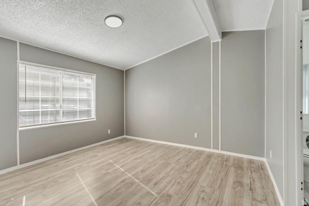 Image 15 of property listing at 1109 W BARBERRY DR #135, Taylorsville, UT 84123