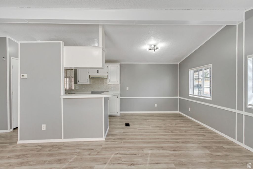 Image 5 of property listing at 1109 W BARBERRY DR #135, Taylorsville, UT 84123