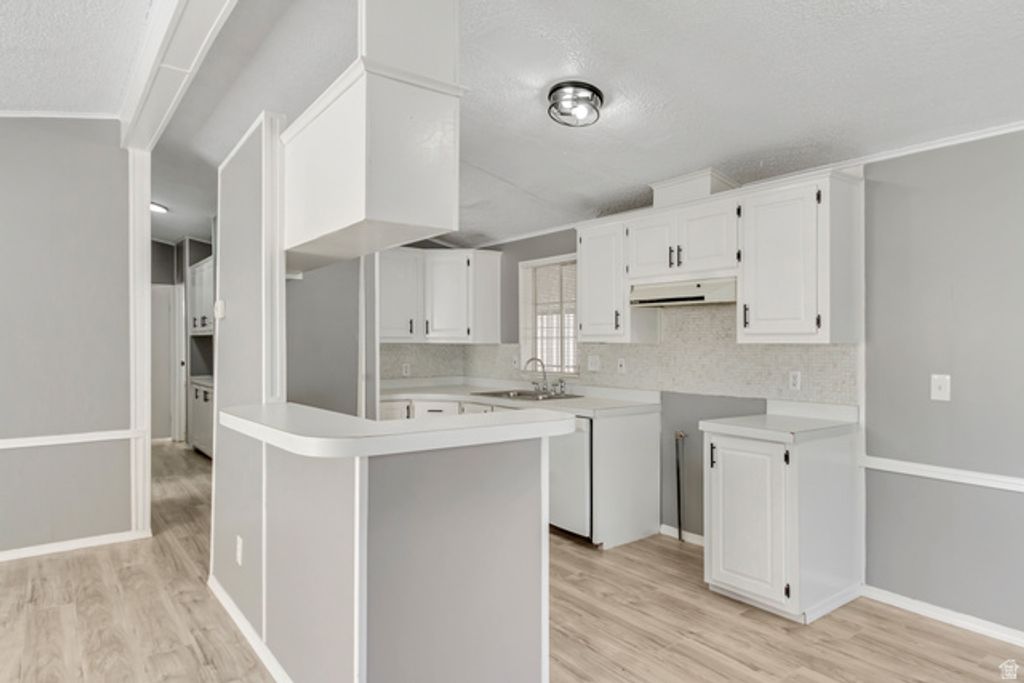 Image 6 of property listing at 1109 W BARBERRY DR #135, Taylorsville, UT 84123