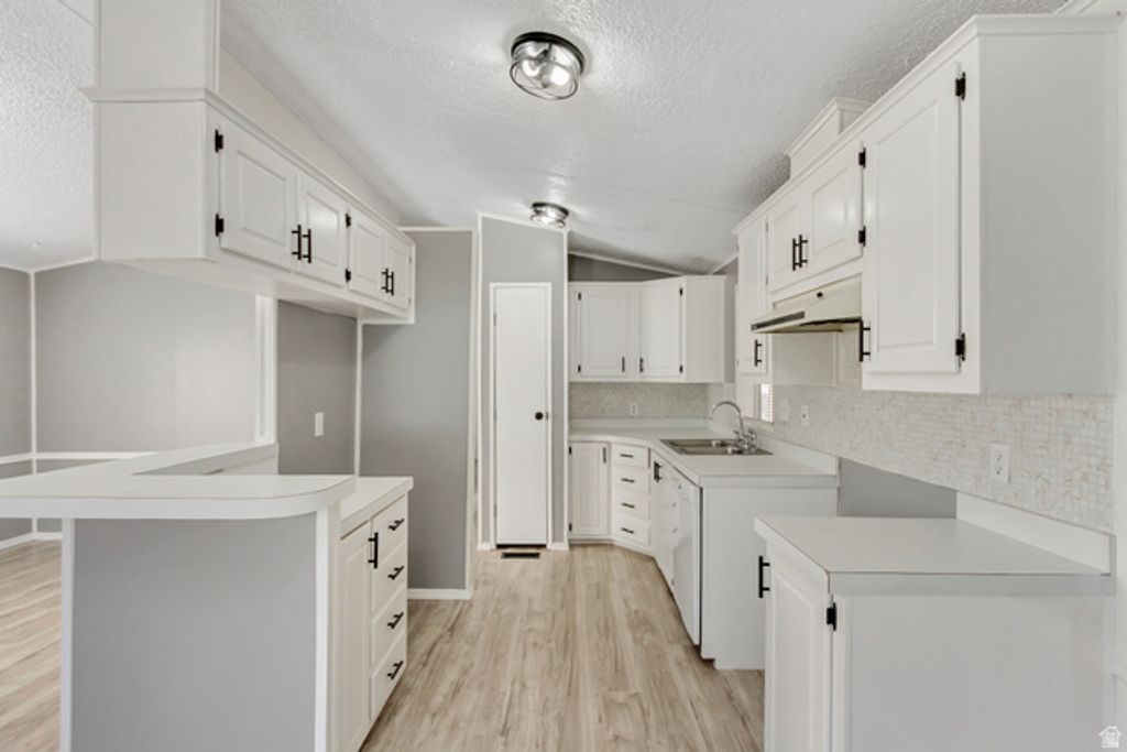 Image 7 of property listing at 1109 W BARBERRY DR #135, Taylorsville, UT 84123