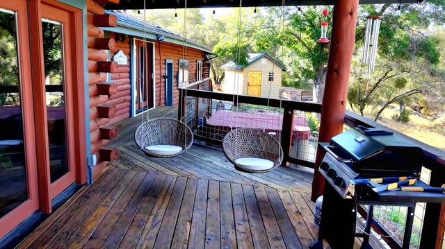 42366 Holiday Way, Coarsegold, CA 93614