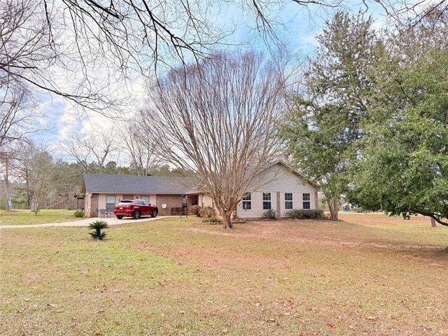 211 BIG ISLAND Loop, Deville, LA 71328