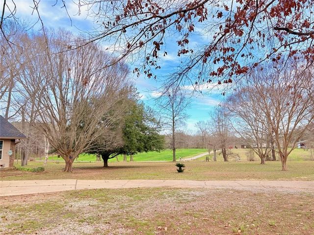 211 BIG ISLAND Loop, Deville, LA 71328