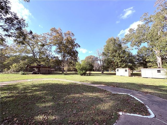 211 BIG ISLAND Loop, Deville, LA 71328