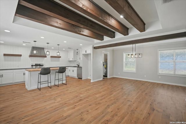 1314 Mark St, George West, TX 78022