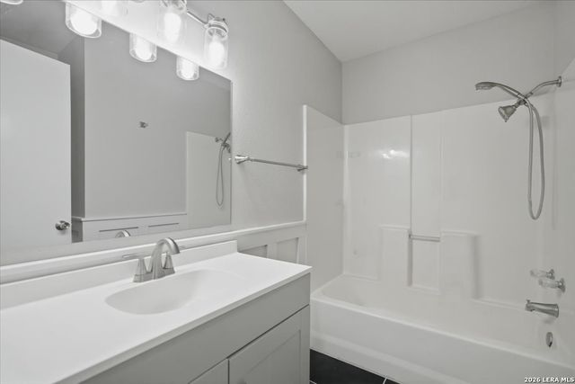 1314 Mark St, George West, TX 78022