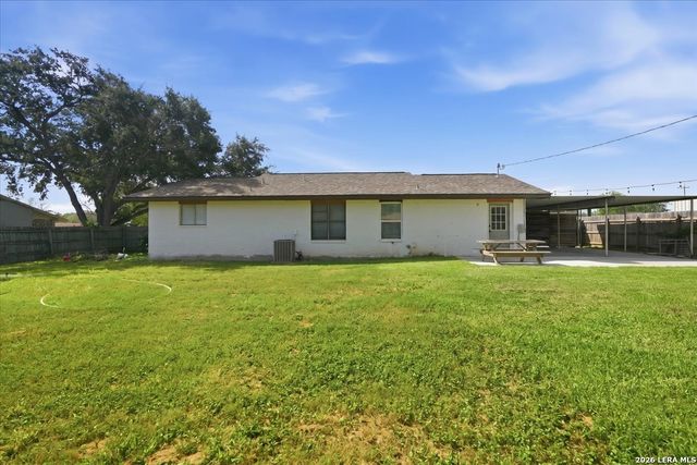 1314 Mark St, George West, TX 78022