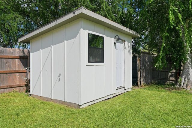 1314 Mark St, George West, TX 78022