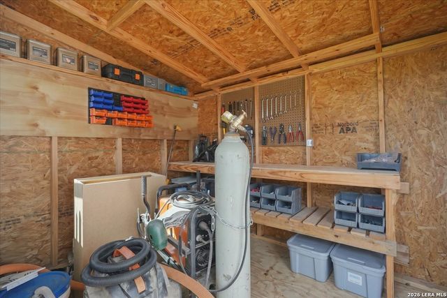 1314 Mark St, George West, TX 78022