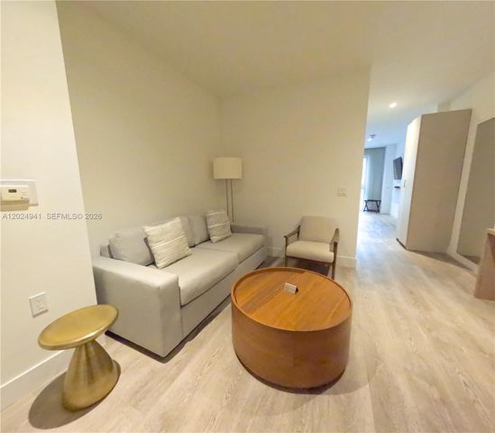 229 SW 9th St 508, Miami, FL 33130