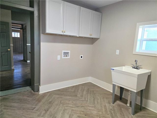 403 W Peoria Street, Paola, KS 66071