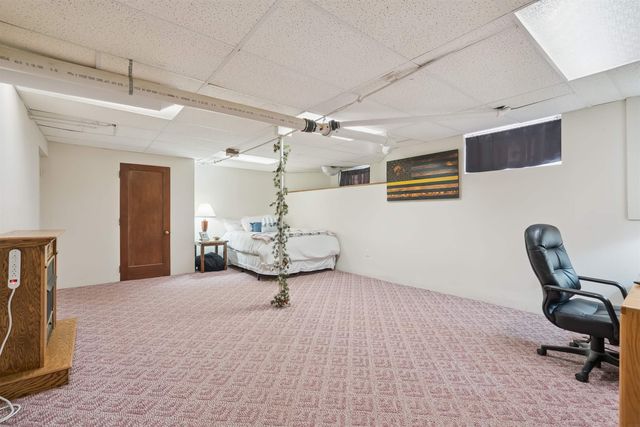 1000 N Franklin Street, Manchester, IA 52057