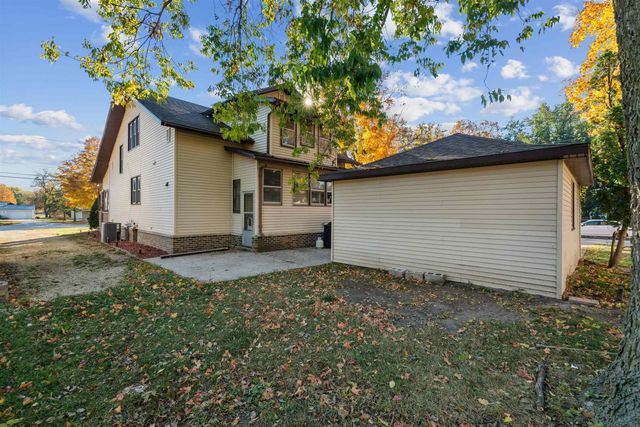 1000 N Franklin Street, Manchester, IA 52057