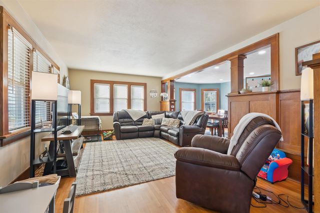 1000 N Franklin Street, Manchester, IA 52057