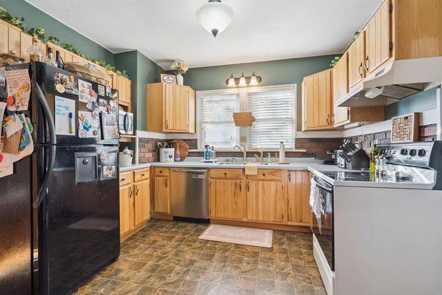 1000 N Franklin Street, Manchester, IA 52057