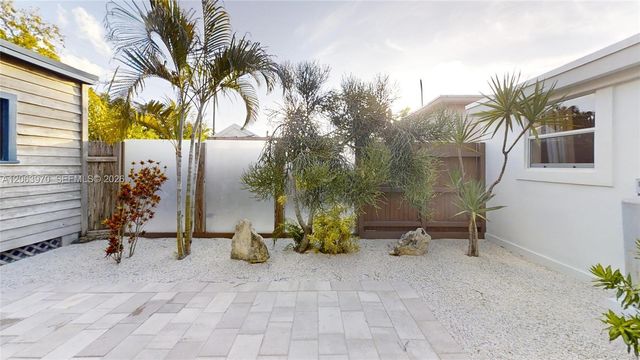 1112 NE 111th Street, Miami, FL 33161