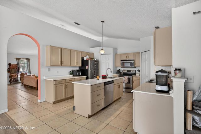 5563 WESTLAND STATION Road, Jacksonville, FL 32244