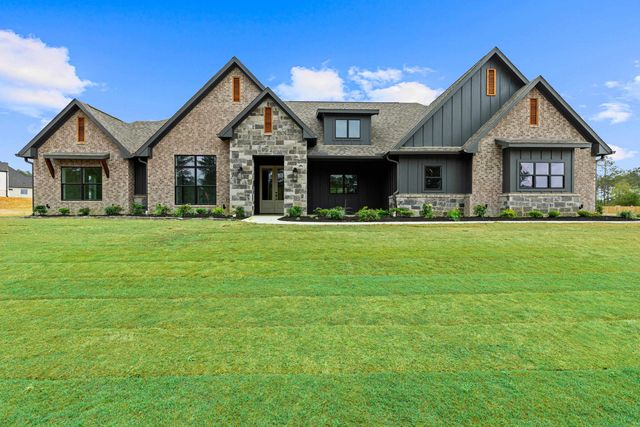 220 Cottonwood Circle, Longview, TX 75605