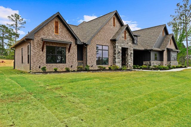 220 Cottonwood Circle, Longview, TX 75605