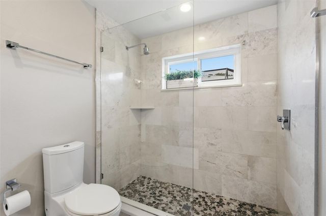 1511 N LAKE SHORE DRIVE, Sarasota, FL 34231