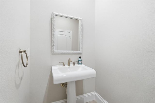 1511 N LAKE SHORE DRIVE, Sarasota, FL 34231