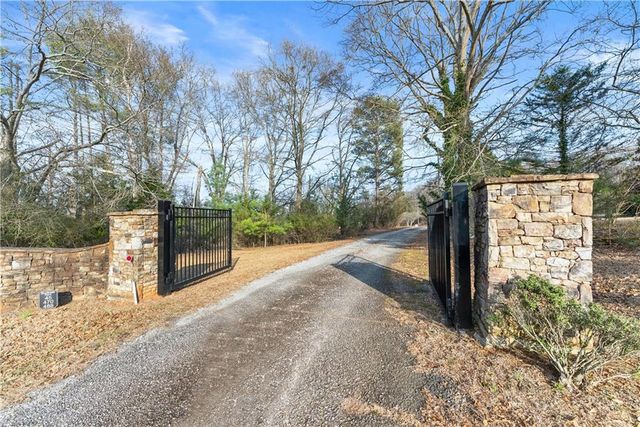 488 Brookdale Point, Lavonia, GA 30553