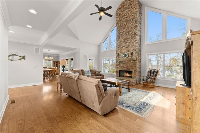 488 Brookdale Point, Lavonia, GA 30553