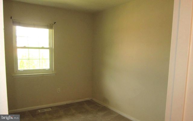 8742 WALUTES CIR, Alexandria, VA 22309