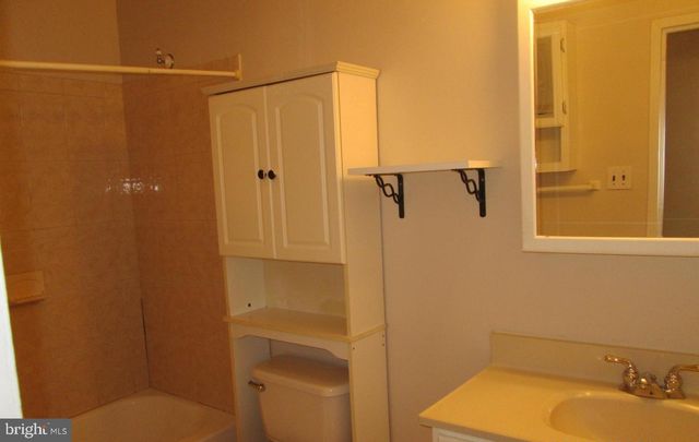 8742 WALUTES CIR, Alexandria, VA 22309