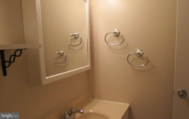 8742 WALUTES CIR, Alexandria, VA 22309