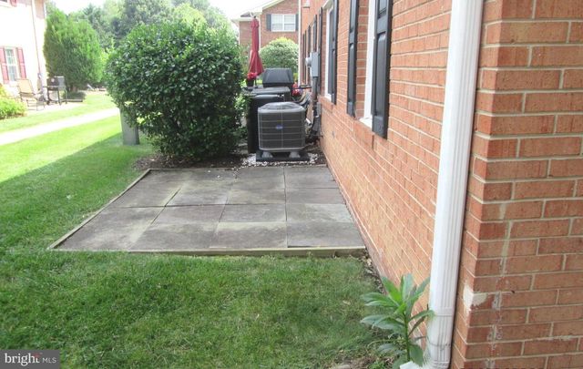 8742 WALUTES CIR, Alexandria, VA 22309