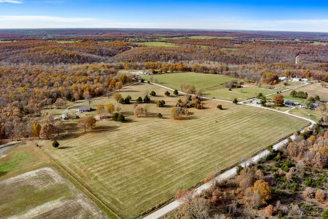 277 Plad Road, Windyville, MO 65783