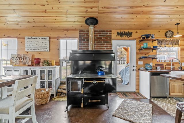 277 Plad Road, Windyville, MO 65783