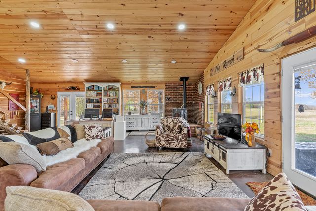 277 Plad Road, Windyville, MO 65783