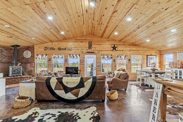 277 Plad Road, Windyville, MO 65783