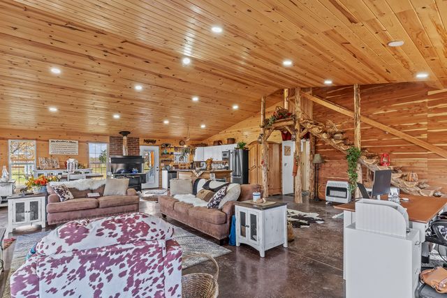 277 Plad Road, Windyville, MO 65783