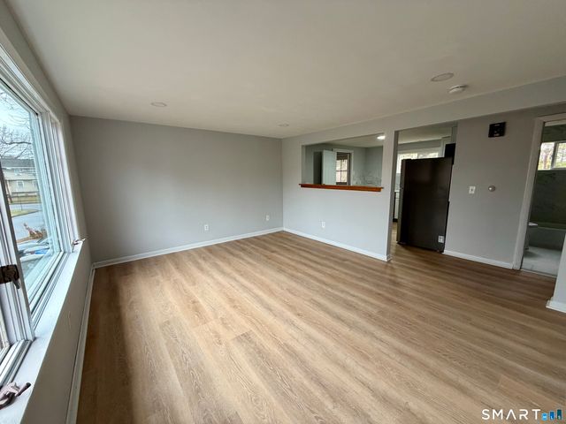 164 Sycamore Street 2R, Bristol, CT 06010