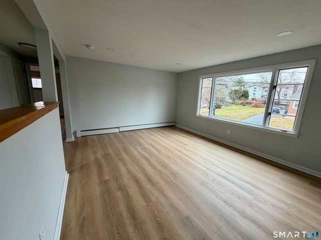 164 Sycamore Street 2R, Bristol, CT 06010