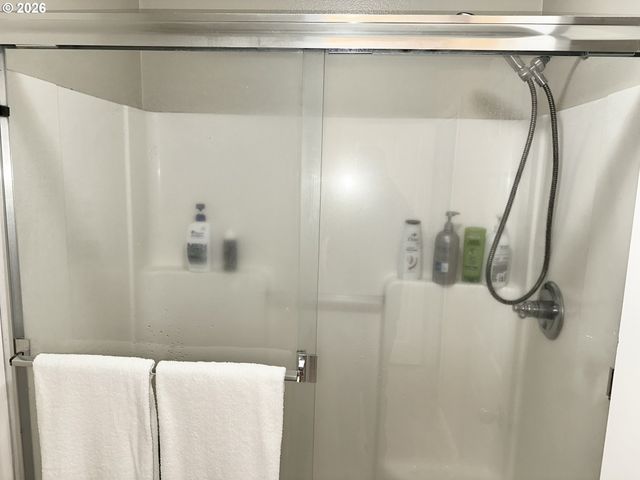 4564 Se OLIVEWOOD St, Hillsboro, OR 97123