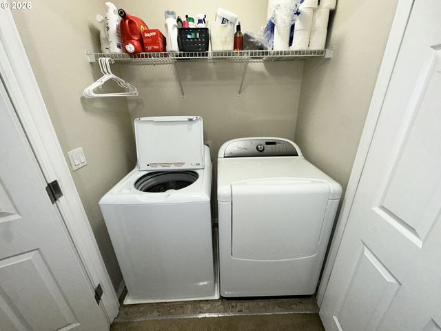 4564 Se OLIVEWOOD St, Hillsboro, OR 97123