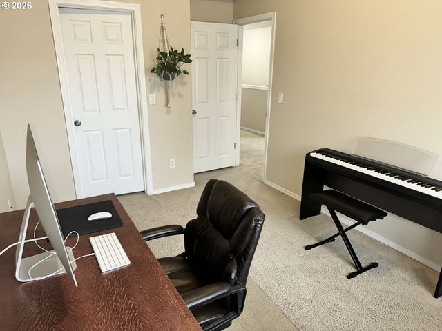 4564 Se OLIVEWOOD St, Hillsboro, OR 97123