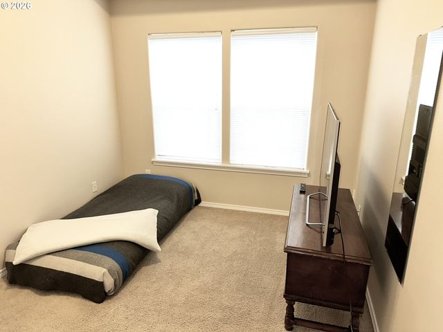 4564 Se OLIVEWOOD St, Hillsboro, OR 97123